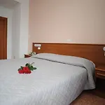 Astor מלון פרוג'ה