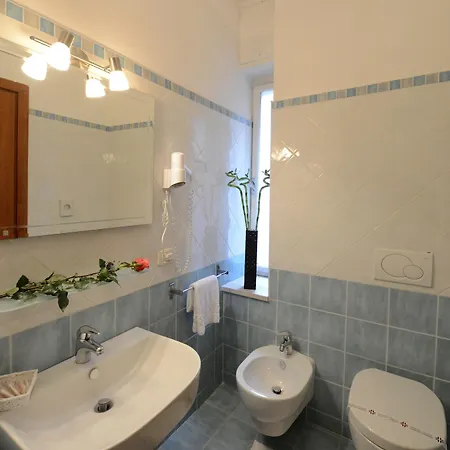 فندق Astor 2*