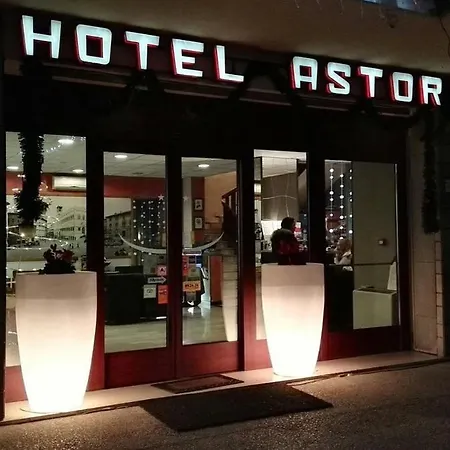 Astor فندق