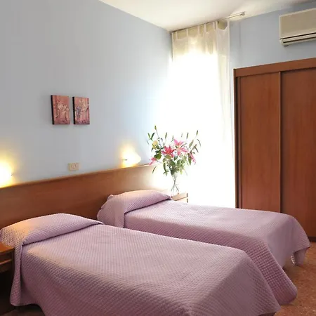Hotell Astor 2*