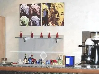 فندق Astor 2*