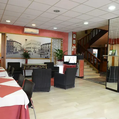 فندق Astor